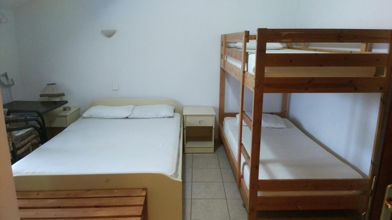 Psarou Apartments Paralía Skotínis 外观 照片