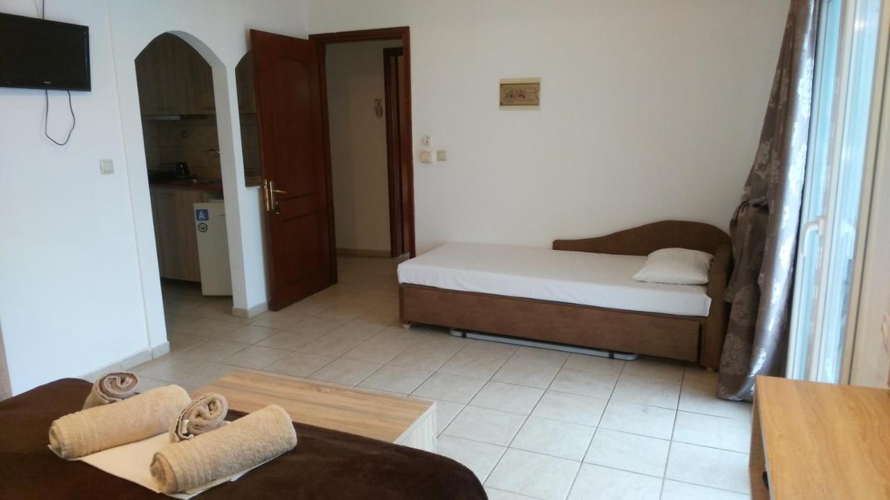Psarou Apartments Paralía Skotínis 外观 照片
